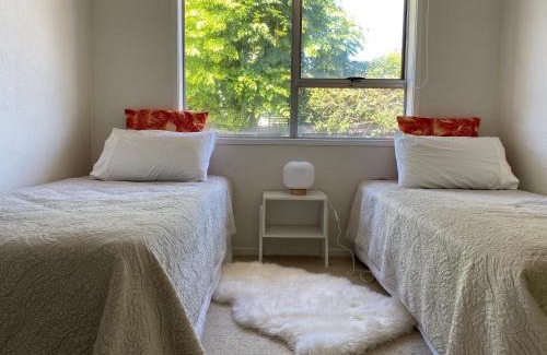Tauranga South House | Styley on Briarley, walk to CBD and hospital