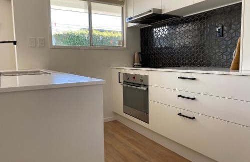 Tauranga South House | Styley on Briarley, walk to CBD and hospital