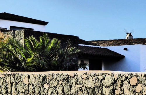 Villaverde Villa | Stylish 4 bedroom villa with heated pool, swim jets,WiFi, & one bed apartment.