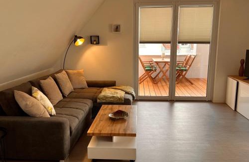 Bietigheim-Bissingen Apartment | Stylische DG-Wohnung, Kinder willkommen