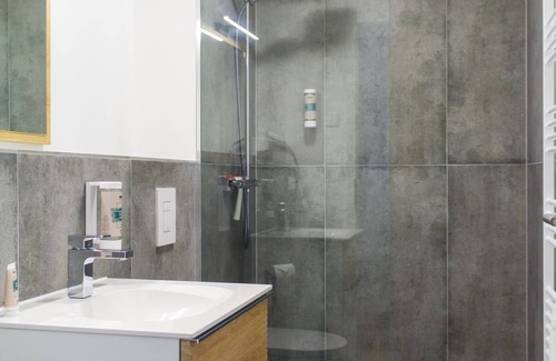 Friedrichshain Apartment | Stylisches Apartment im 1.OG mit Lift in Friedrichshain