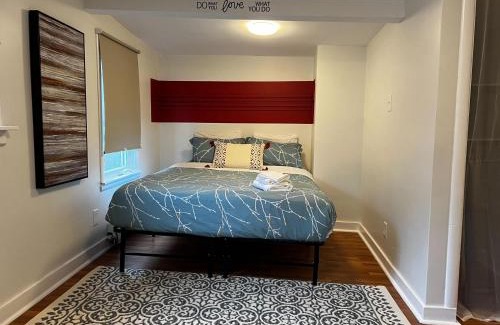 North End Apartment | Stylish 1-BDRM Prime Location, Unit 2