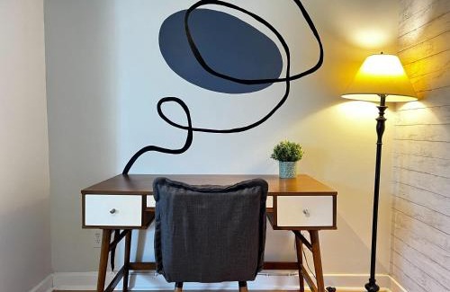 North End Apartment | Stylish 1-BDRM Prime Location, Unit 2