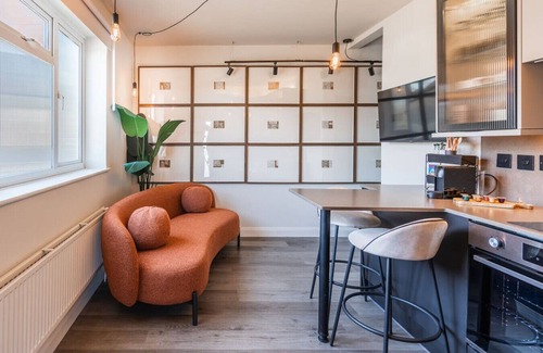 Rickmansworth Apartment | Stylish 1-Bed Apt | Free Parking | Near Heathrow & Local Station