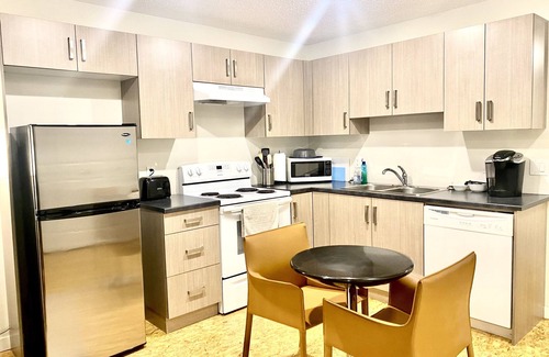 Fort Saskatchewan Condo | Stylish 1 bedroom suit in Fort Saskatchewan 4106