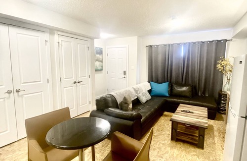 Fort Saskatchewan Condo | Stylish 1 bedroom suit in Fort Saskatchewan 4104