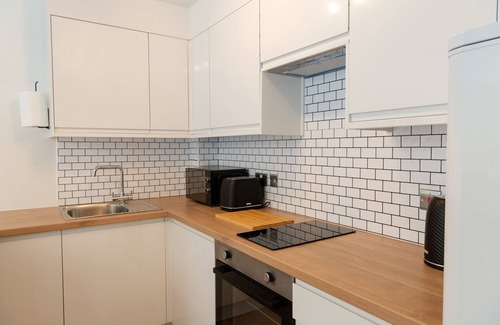 Cadishead Apartment | Stylish 1-Bedroom Apartment in Manchester