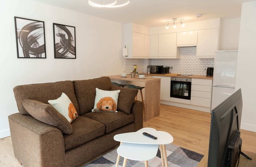 Cadishead Apartment | Stylish 1-Bedroom Apartment in Manchester