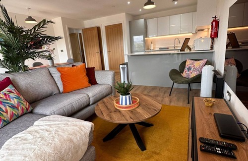 Willesborough Apartment | Stylish 1 Bedroom Apartment in Central Ashford
