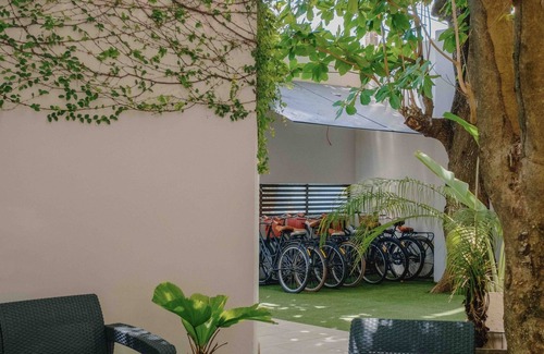 Colonia Andres Apartment | Stylish 1 Bedroom Apt Housekeeping Pool Free Bikes Scuba Discount