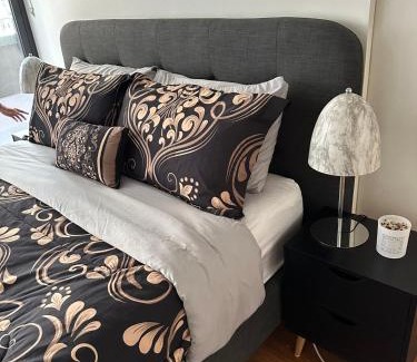 Chinatown Apartment | Stylish 1 bedroom best location