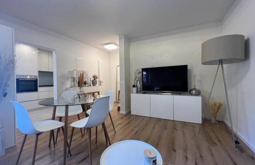 Matthaus Apartment | Stylish 1-bedroom condo close to exhibition square