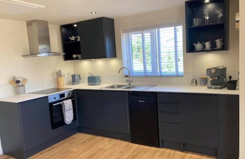 Winsham Cottage | Stylish 1 bedroom cottage on Somerset flower farm.