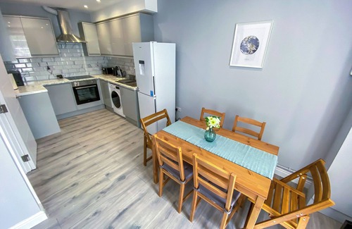 Harringay Apartment | Stylish 1 Bedroom Flat - 5 Guest London- F1