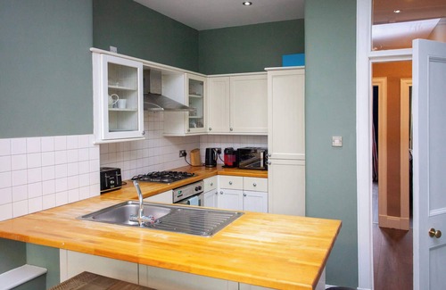 North West Apartment | Stylish 1 Bedroom Flat in Glasgow West End