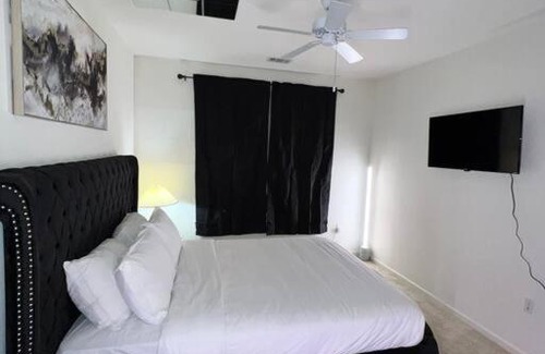 North Bergen Apartment | Stylish 1-bedroom unit Near NYC with parking