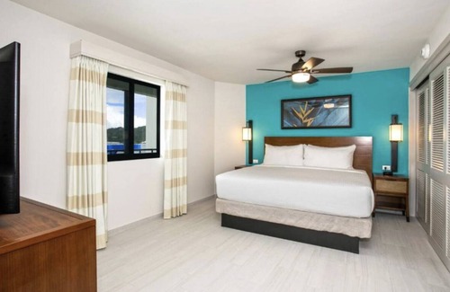 Simpson Bay Resort | Stylish 1 Bedroom with Ocean Views!