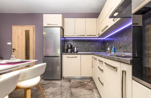 Plovdiv Apartment | Stylish 1BD flat with a Parking Spot by Flat Mаnager
