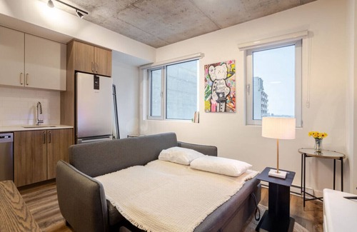 Shaughnessy Village Apartment | Stylish 1BDR Apartment in the Heart of DT MTL