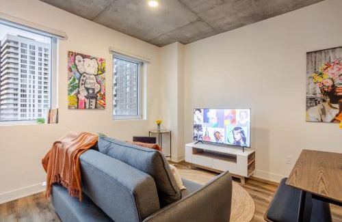 Shaughnessy Village Apartment | Stylish 1BDR Apartment in the Heart of DT MTL