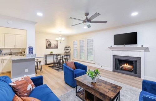 Far North Dallas Condo | Stylish 1bed North Dallas - Gated Community