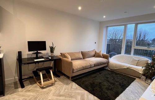 Childs Hill Apartment | Stylish 1BR Apartment Next To Hampstead Heath