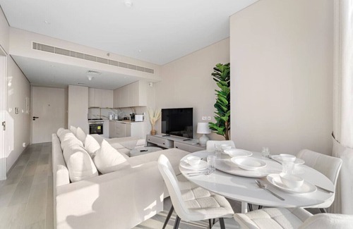 Jabal Ali 2 Apartment | Stylish 1BR Apartment with Eye of Dubai View and Marina Access