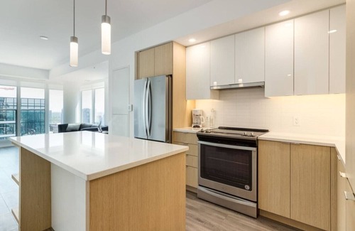 Downtown Calgary Condo | Stylish 1BR Apt with City Views, Near 17th Avenue