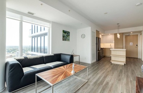 Downtown Calgary Condo | Stylish 1BR Apt with City Views, Near 17th Avenue