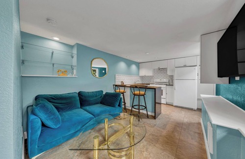 Oakland Ave - Harrison St Apartment | Stylish 1BR by Lake Merritt Walk to DT & BART