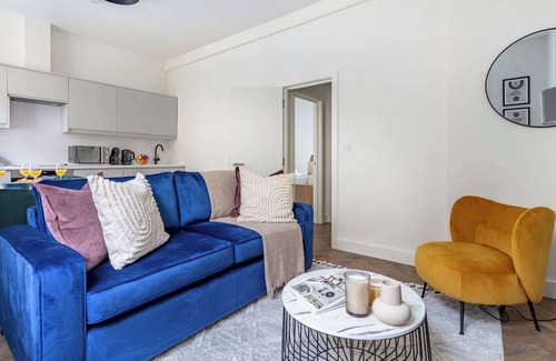 St Luke's Apartment | Stylish 1BR Close to Barbican Centre & St Paul's