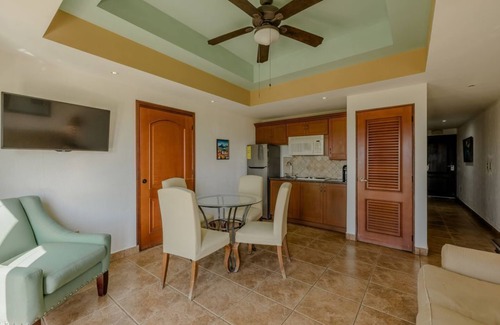 San Diego Condo | Stylish 1BR Condo with Terrace & Direct Ocean Views