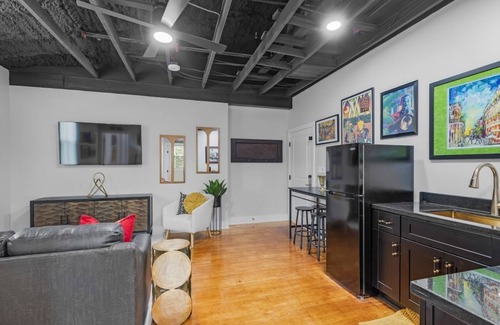 Biloxi Condo | Stylish 1BR Condo in Biloxi with Game Room