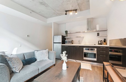 Fashion District Condo | Stylish 1BR Condo in the Heart of King West