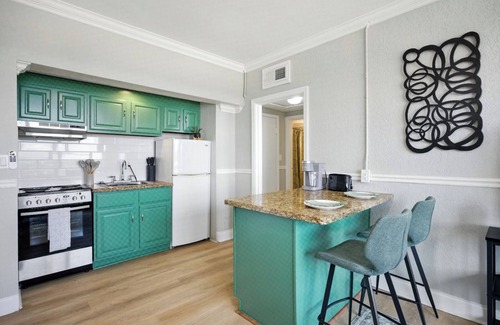 Downtown Jacksonville Apartment | Stylish 1BR High-Rise Stadium & Arena Nearby
