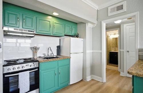 Downtown Jacksonville Apartment | Stylish 1BR High-Rise Stadium & Arena Nearby