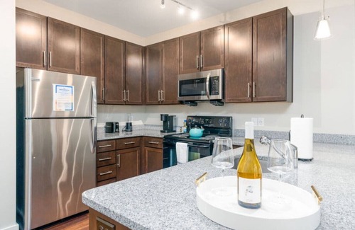 Indianapolis Apartment | Stylish 1BR in at the Crossing