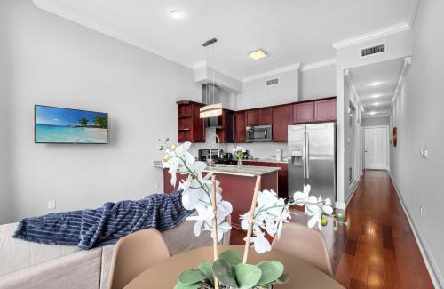 Olde Kensington Apartment | Stylish 1br L Rooftop Pool