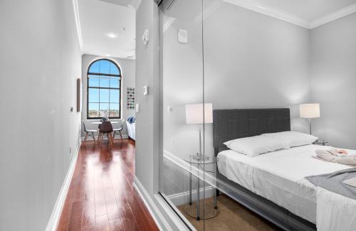 Olde Kensington Apartment | Stylish 1br L Rooftop Pool