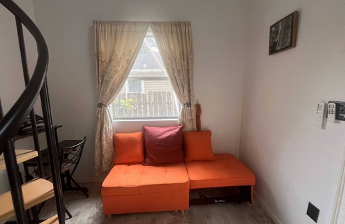Freetown - Port Rico Apartment | Stylish 1BR Near Downtown & UL - Perfect for Couples & Solo Stays