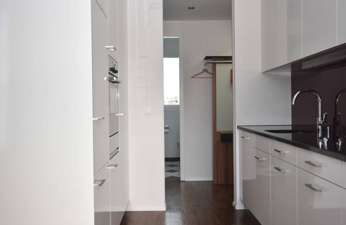 Seefeld Apartment | Stylish 1BR near lake and Opera (Flower 52)
