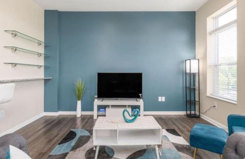 Mapleton/Fall Creek Apartment | Stylish 1BR on Downtown Indy