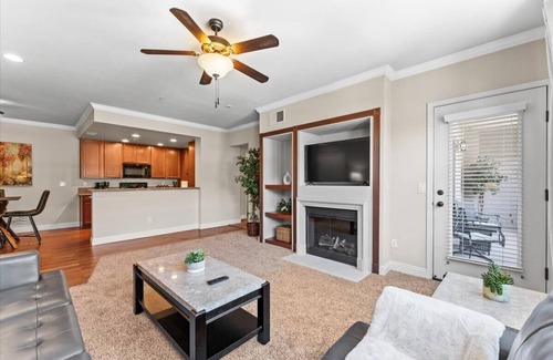 Reno/Tahoe Airport Apartment | Stylish 1BR | Pool, Gym, Fast Wi-Fi & Free Parking
