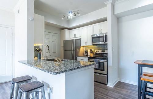 Valley Ranch Apartment | Stylish 1BR Suite | Gym, Pool Access & Parking