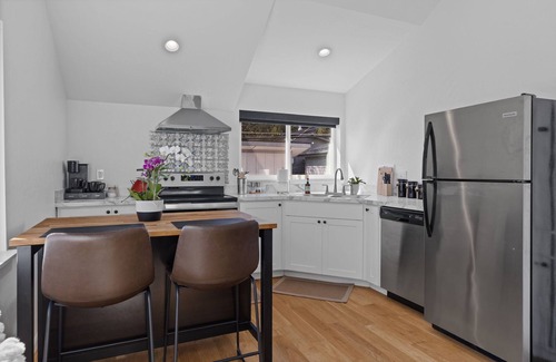 Coeur d'Alene Apartment | Stylish 1BR- Walk to Lake, Dining & Downtown CDA!