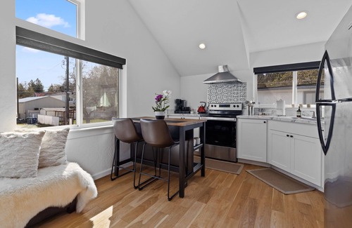Coeur d'Alene Apartment | Stylish 1BR- Walk to Lake, Dining & Downtown CDA!