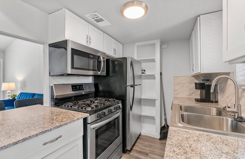 Zilker Apartment | Stylish 1BR | Zilker | Evonify 3476