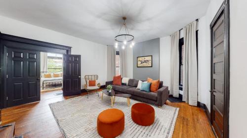 Old Louisville Apartment | Stylish 1st Floor 2br Apartment 1King and 1Queen