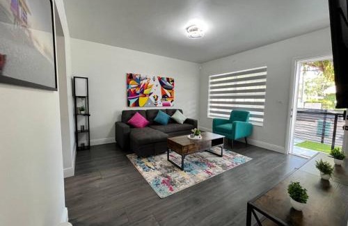 Buena Vista Apartment | Stylish 2/1 centrally located!