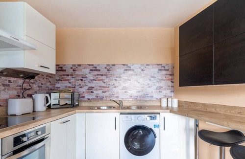 Castlefield Apartment | Stylish 2-Bed Apartment with Large Balcony